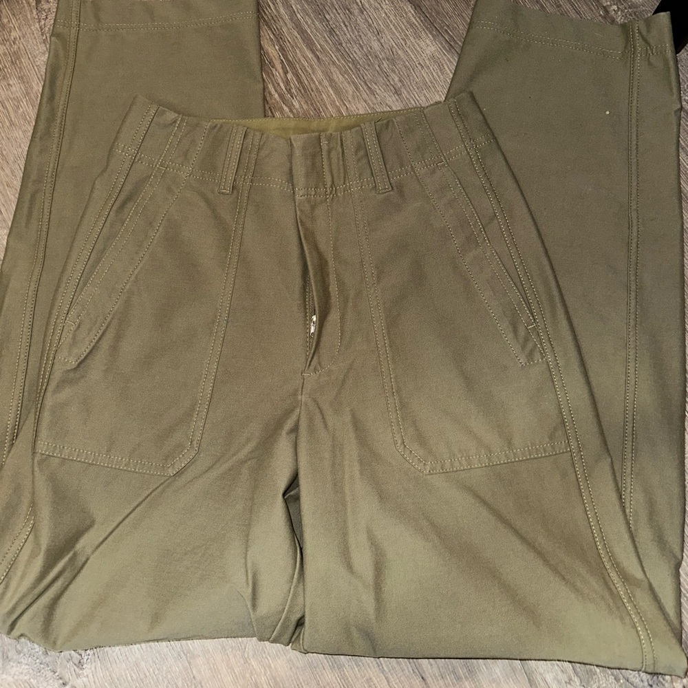 GUC 4 tall Athleta skyline barrel pants in olive branch